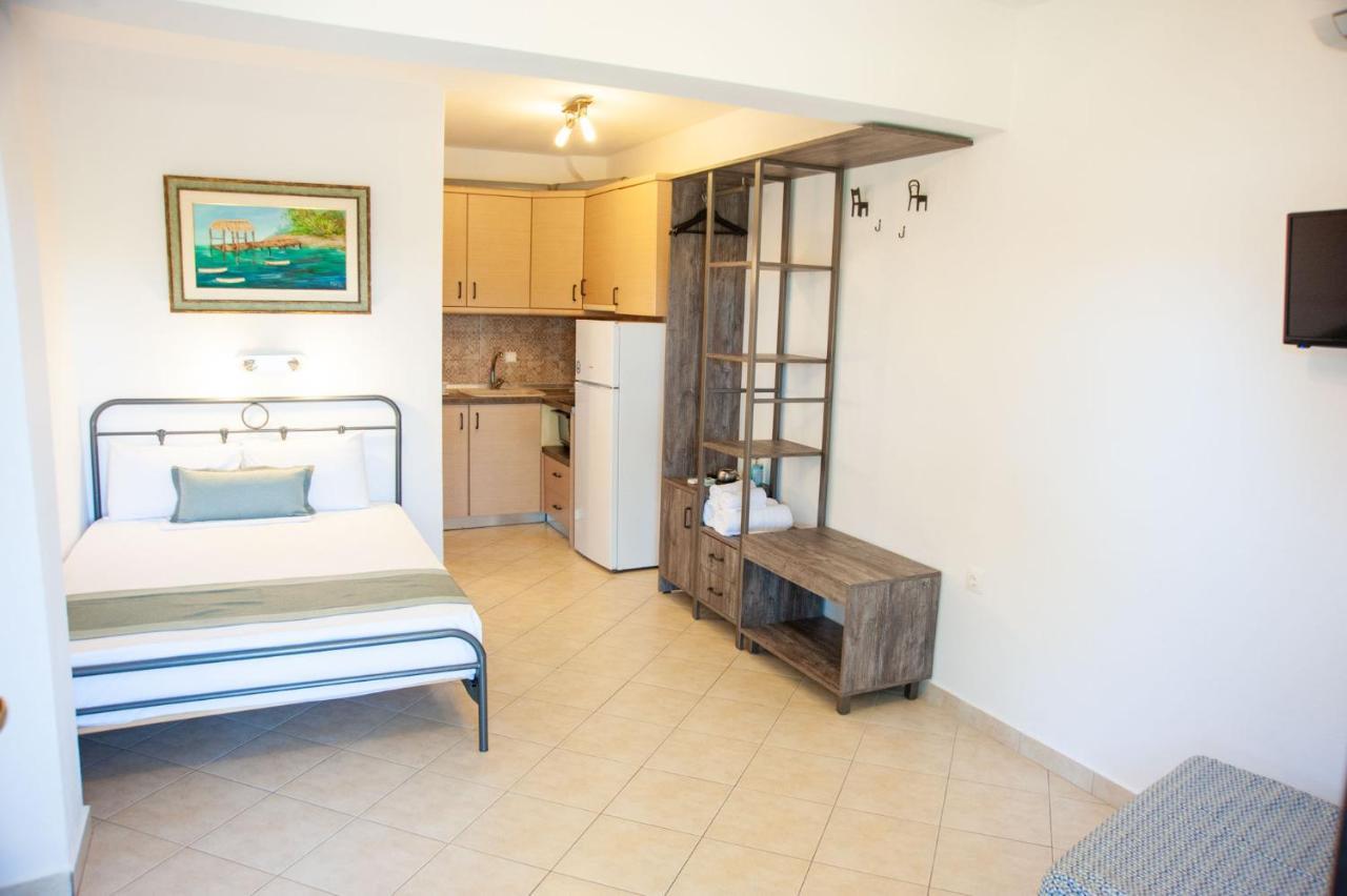 Alexandros Hotel Apartments Vourvourou Extérieur photo