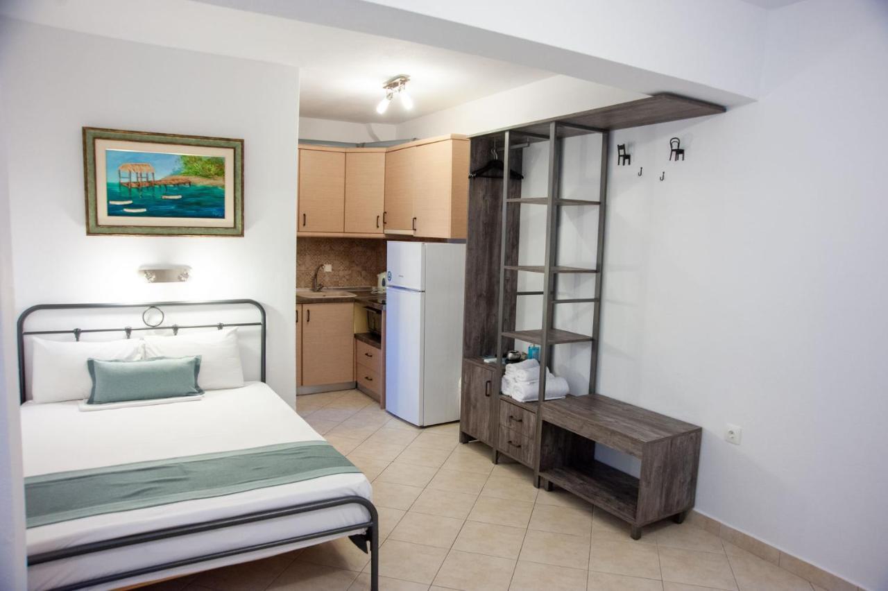 Alexandros Hotel Apartments Vourvourou Extérieur photo