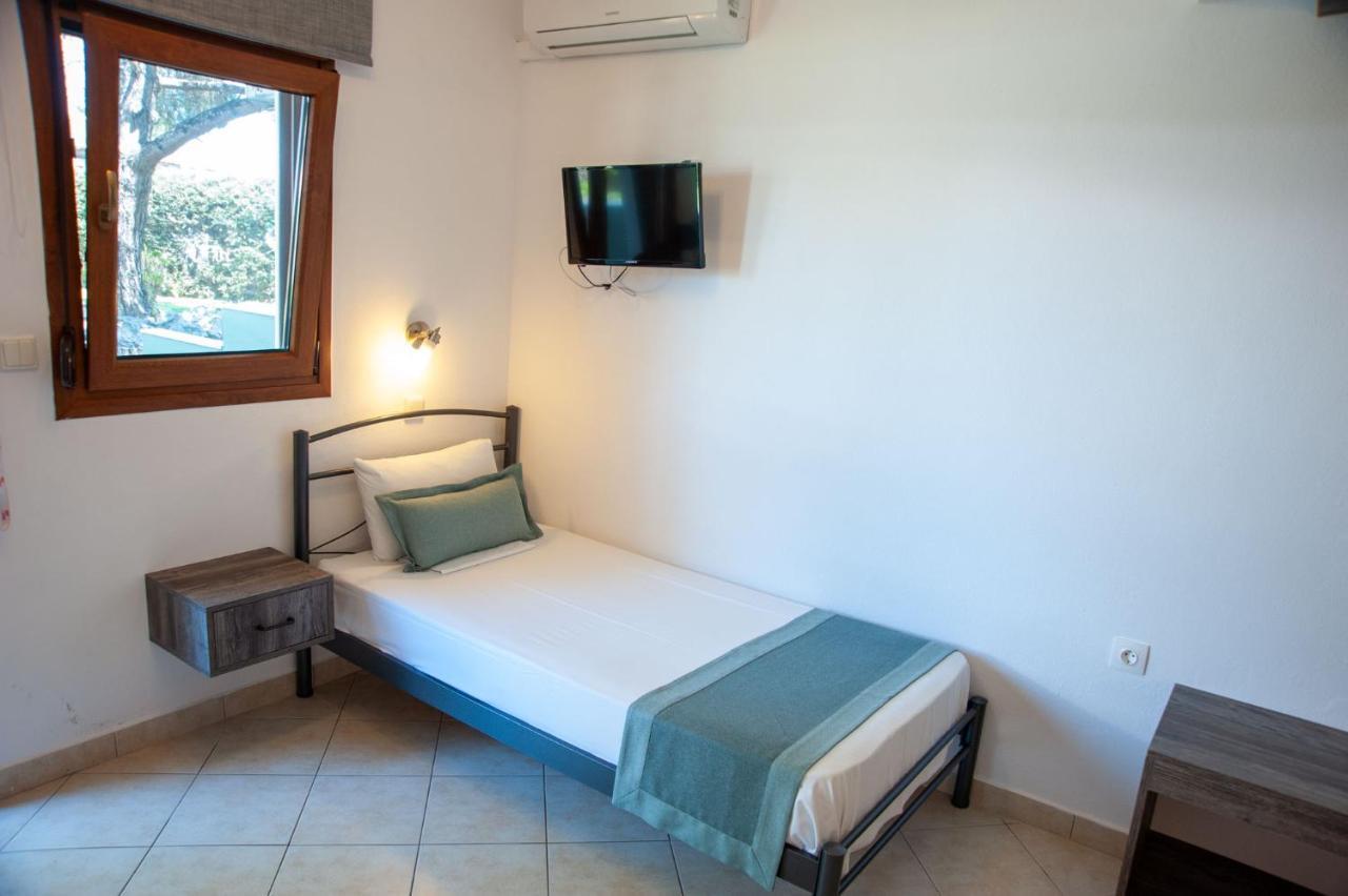 Alexandros Hotel Apartments Vourvourou Extérieur photo