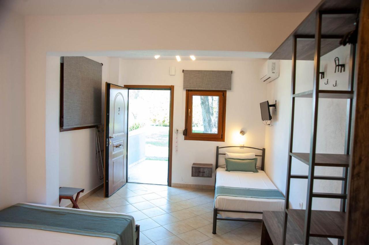 Alexandros Hotel Apartments Vourvourou Extérieur photo