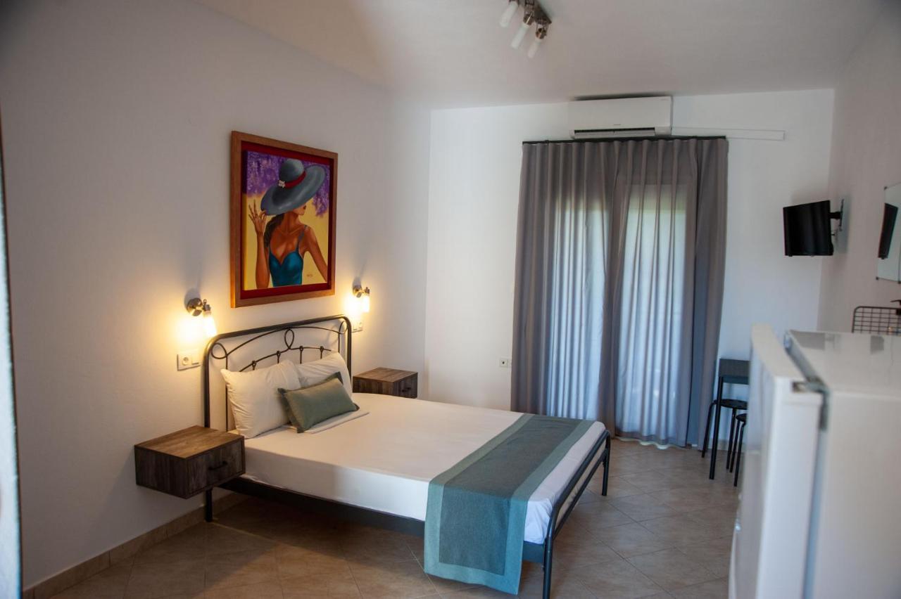 Alexandros Hotel Apartments Vourvourou Extérieur photo